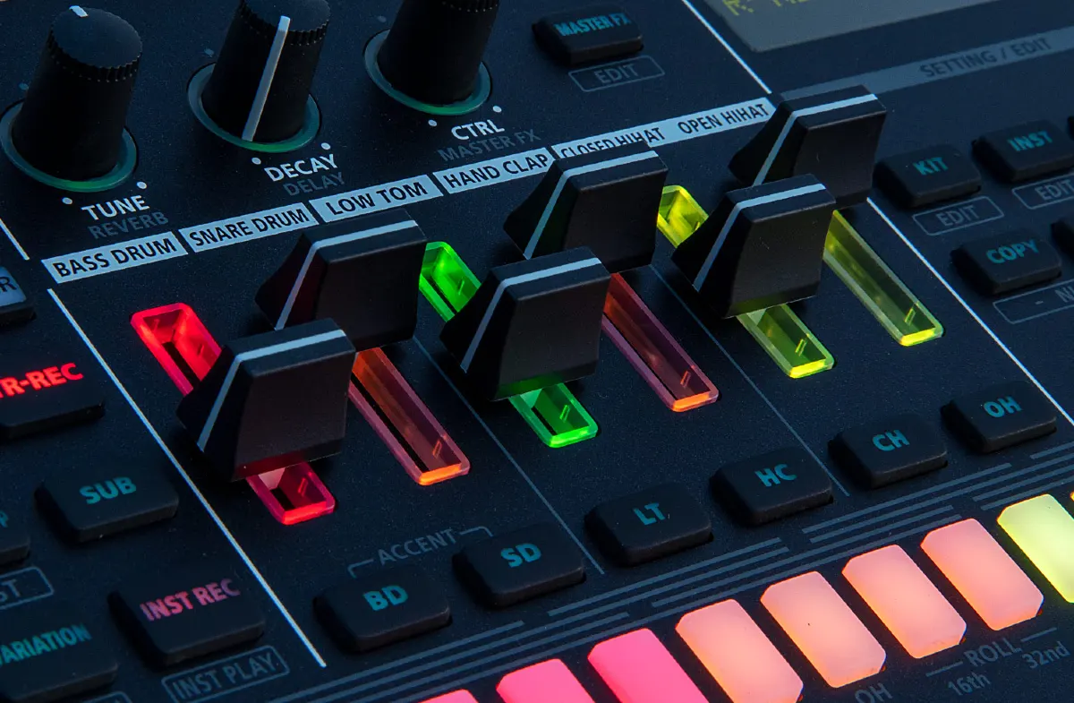 roland tr 6s sau track cho trai nghiem tao nhip trong tron ven