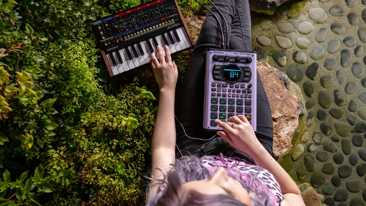 roland sp 404mkii trang bi nhieu hieu ung