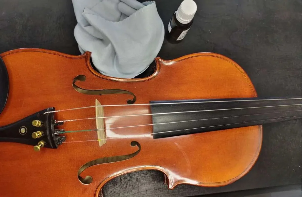 dung dich lam sach chuyen dung cho day dan violin