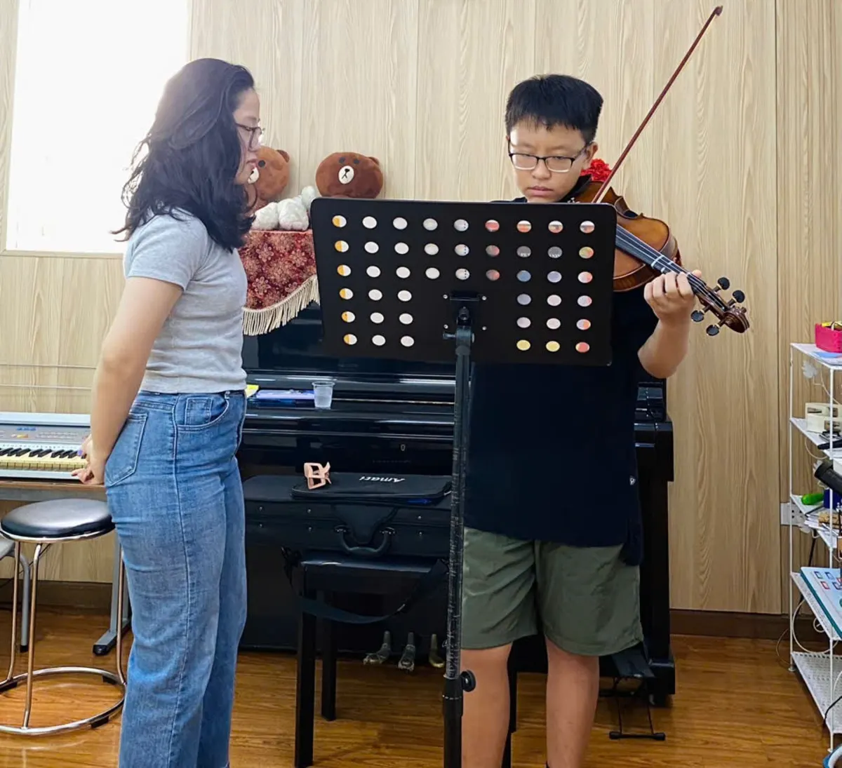 hoc dan violin tai truong nhac viet thanh