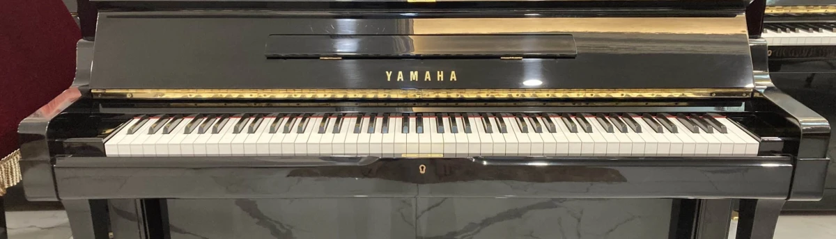 ban phim piano yamaha u2h