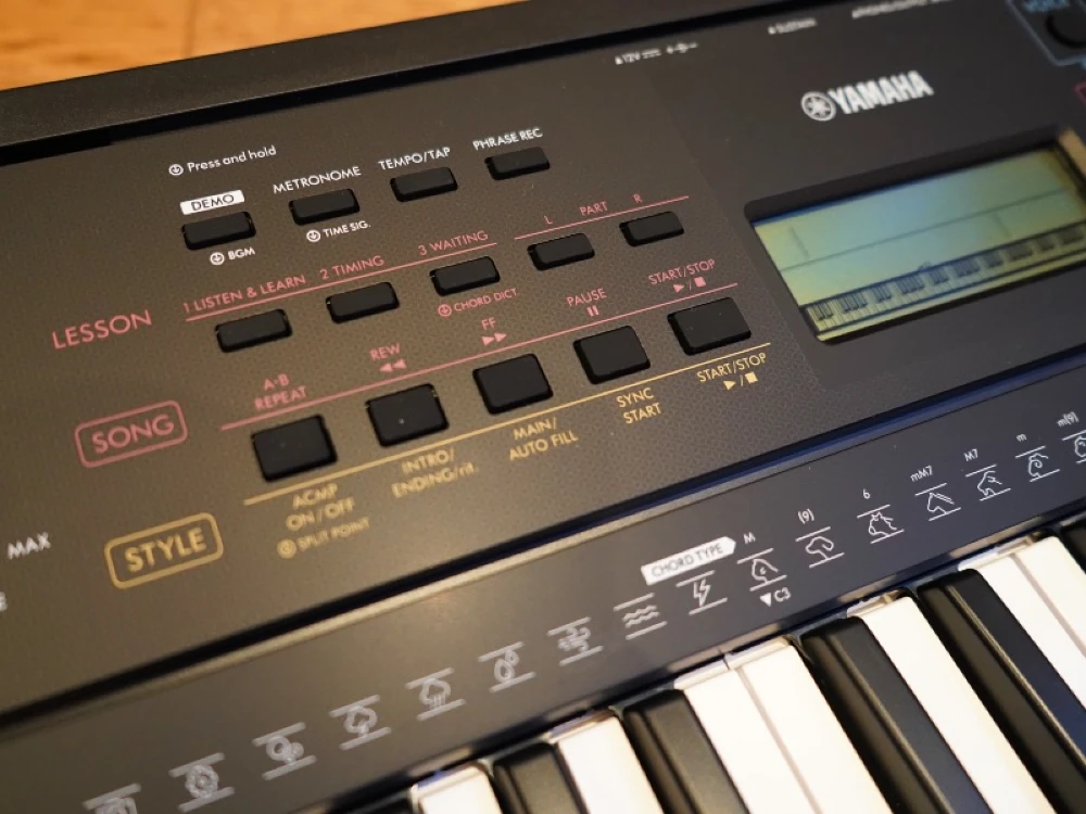 man hinh lcd organ yamaha psr-e273