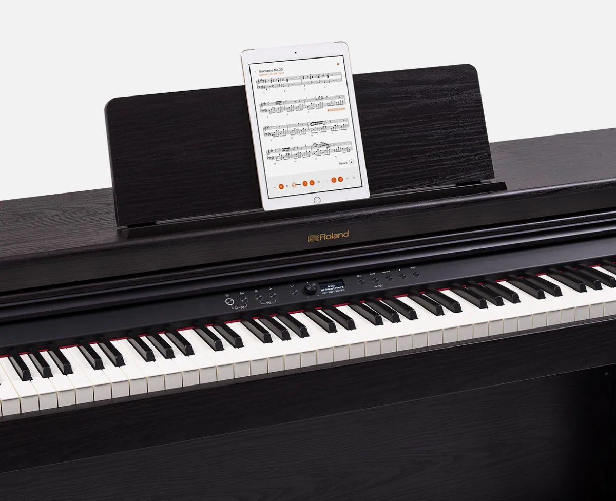 dan piano dien roland rp 701r ket noi ho tro hoc tap qua bluetooth