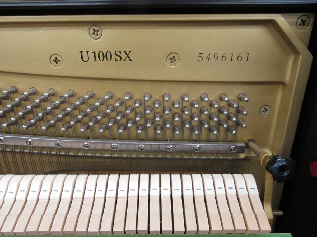 thiet ke khung dan chac chan cua piano yamaha u100sx