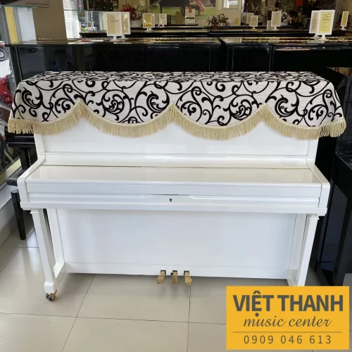 vai phu dan piano mau den trang