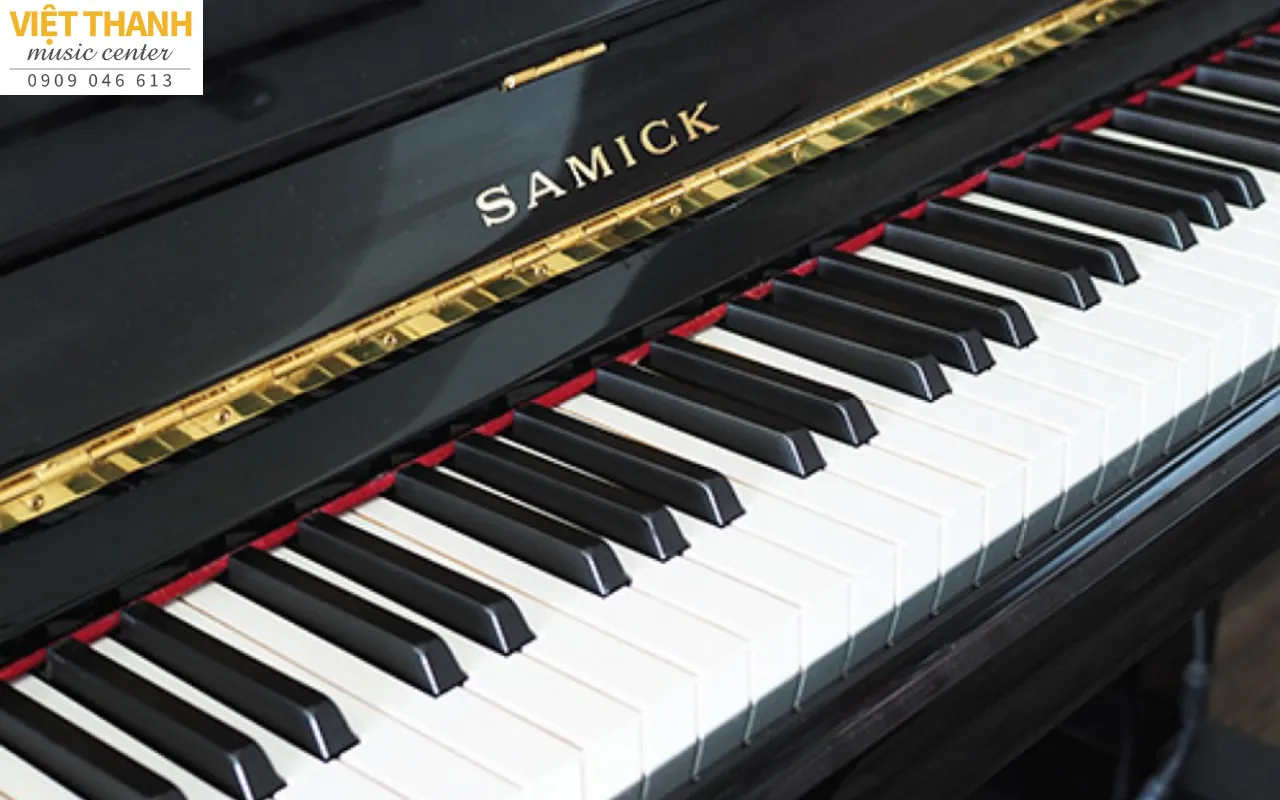 Đàn upright piano thương hiệu Samick 