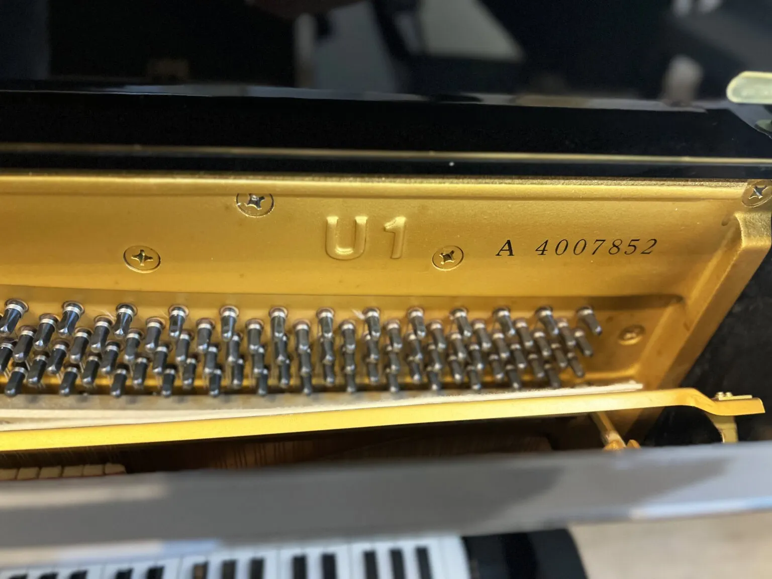 khung gang piano yamaha u1a