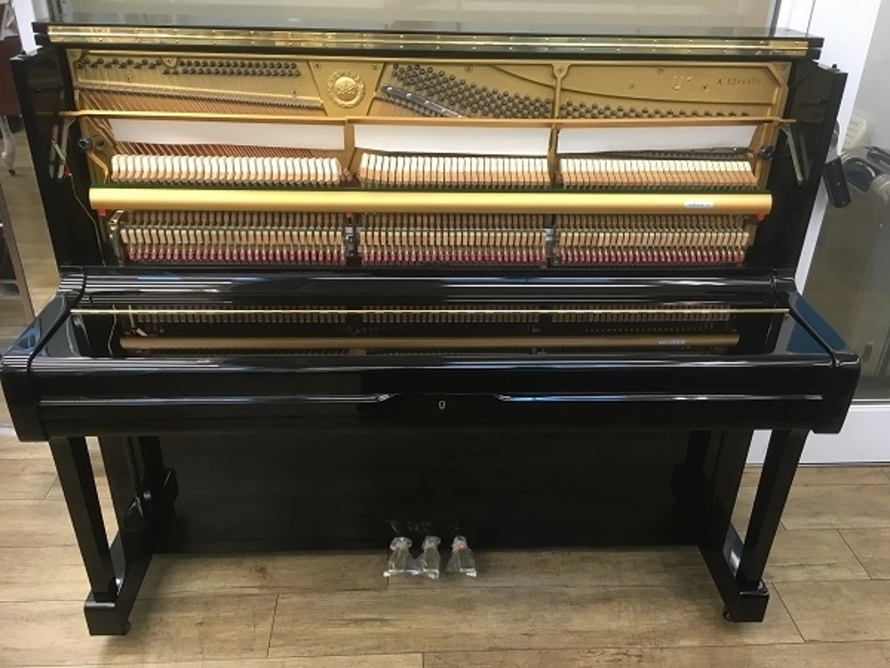 yamaha u1a