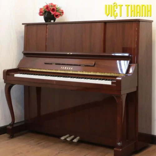 Đàn piano cơ cũ Yamaha W106B màu gỗ, thiết kế theo phong cách châu âu