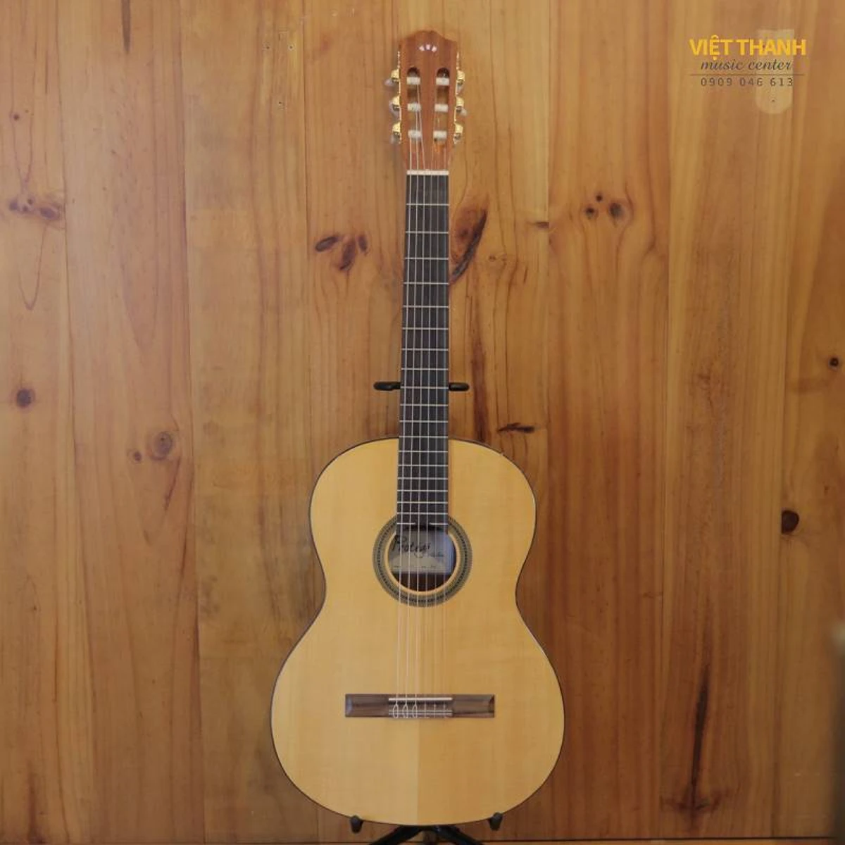 dan guitar cordoba c1