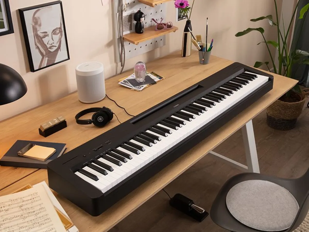 dan piano dien yamaha p 143bt thiet ke nho gon