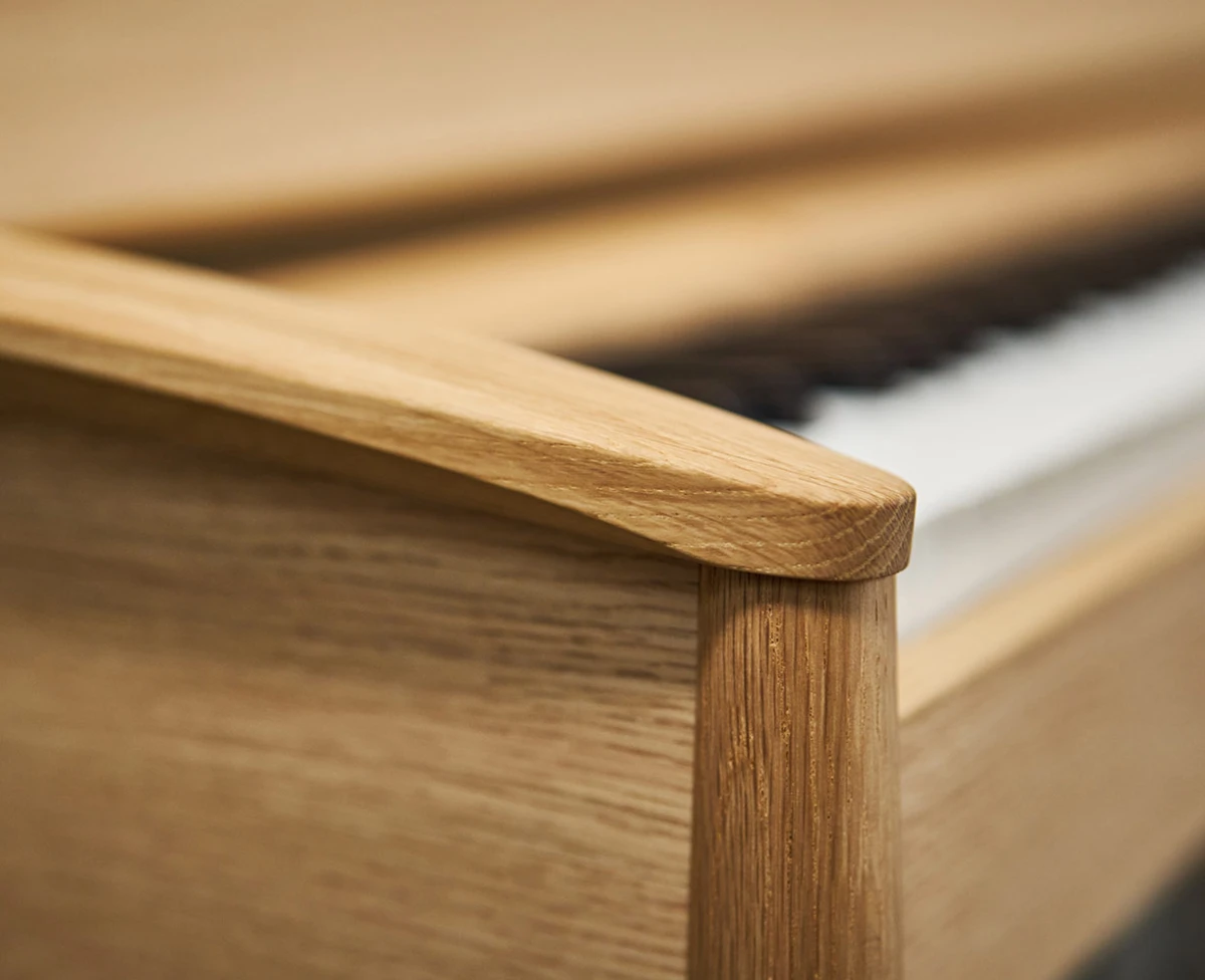 piano dien roland kiyola kf 20 voi cac canh bo tron mem mai