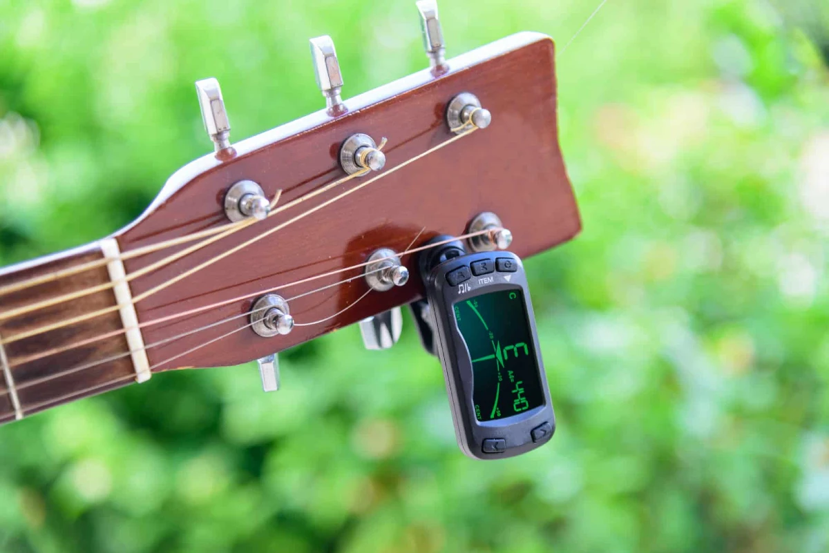 tuner guitar acoustic