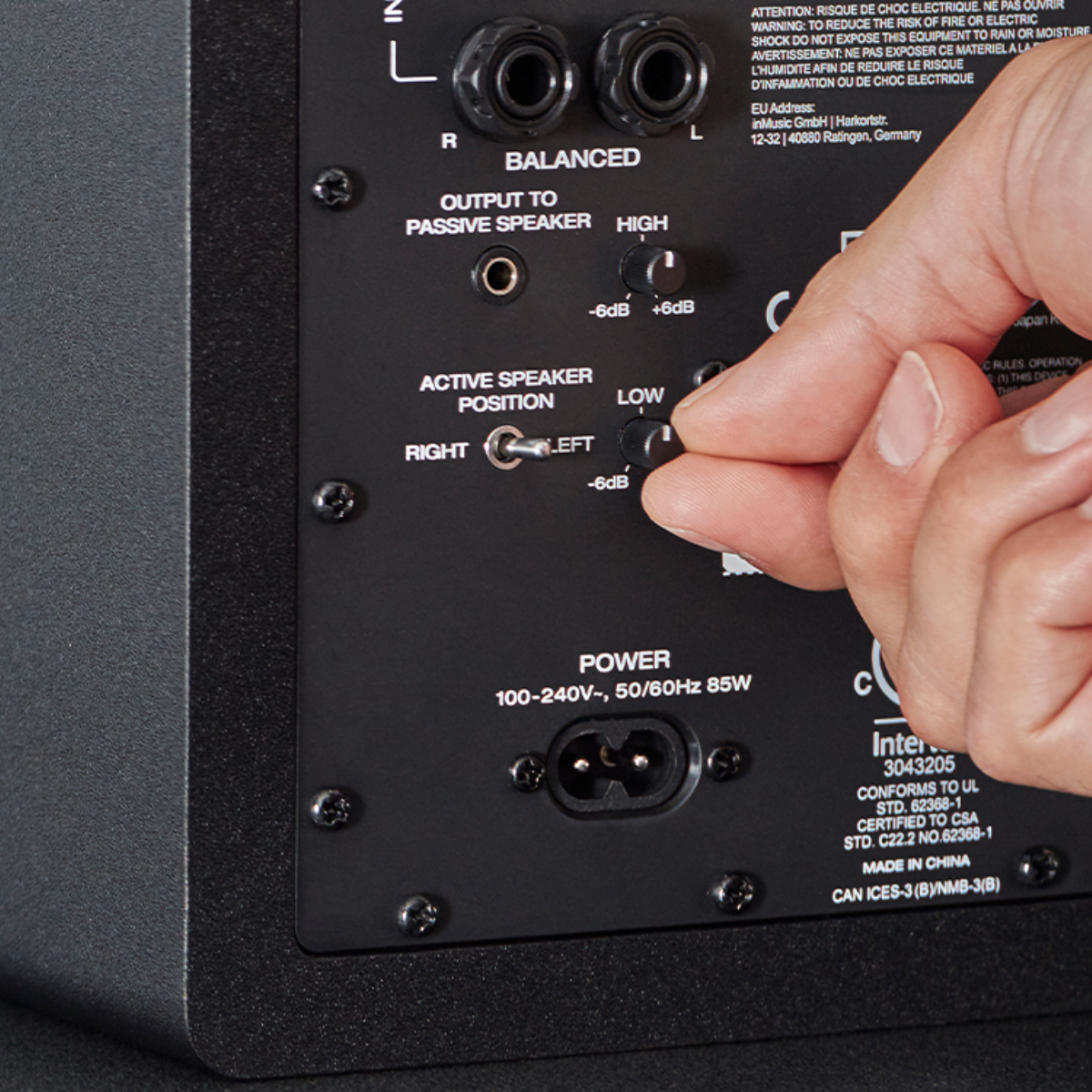 cap loa kiem am m-audio bx4 trang bi bo dieu chinh eq