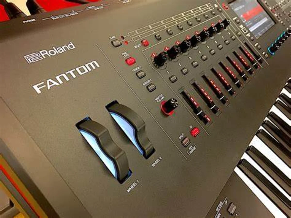 Making Roland Fantom Đánh giá Synthesizer Keyboard Roland Fantom - Sự trở lại đầy ấn tượng
