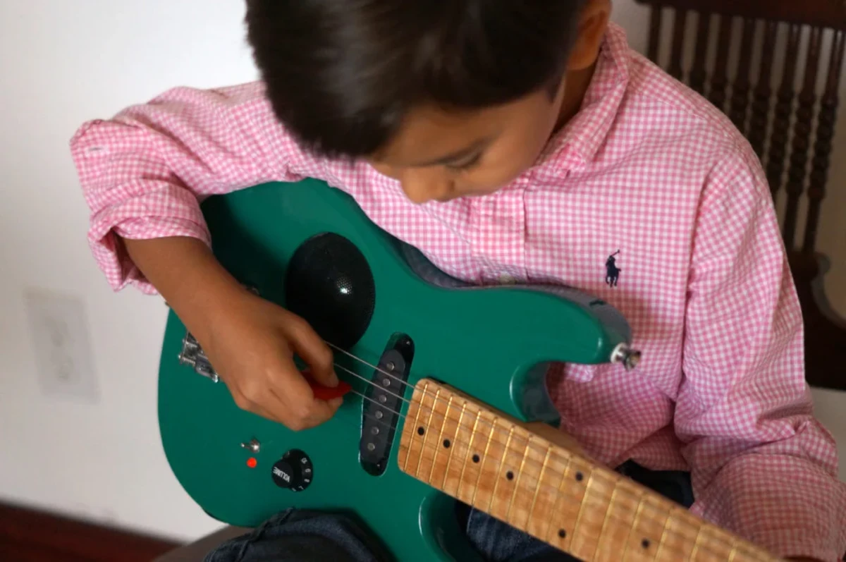 guitar kho hoc hon cho nguoi moi bat dau