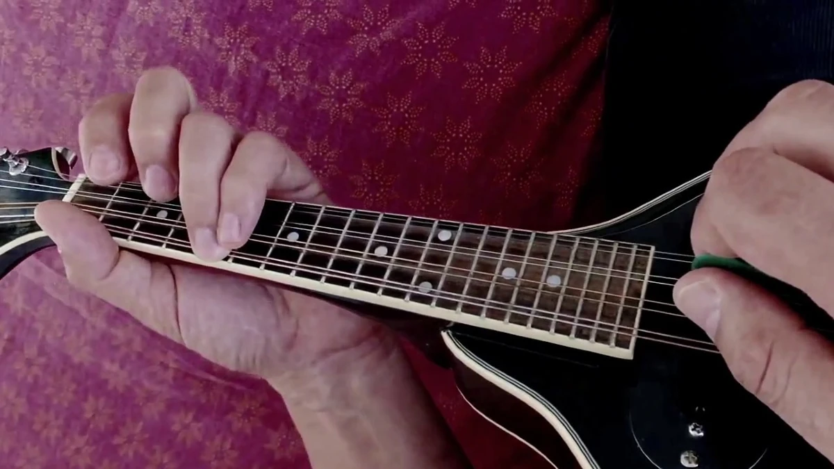 vi tri ngon tay tren mandolin