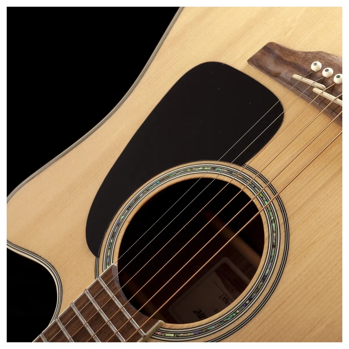 lo thoat am dan guitar takamine gd51ce