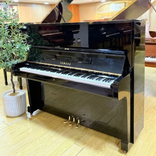 Đàn piano cỡ cũ Yamaha U2E, màu đen, sản xuất tại Nhật Bản