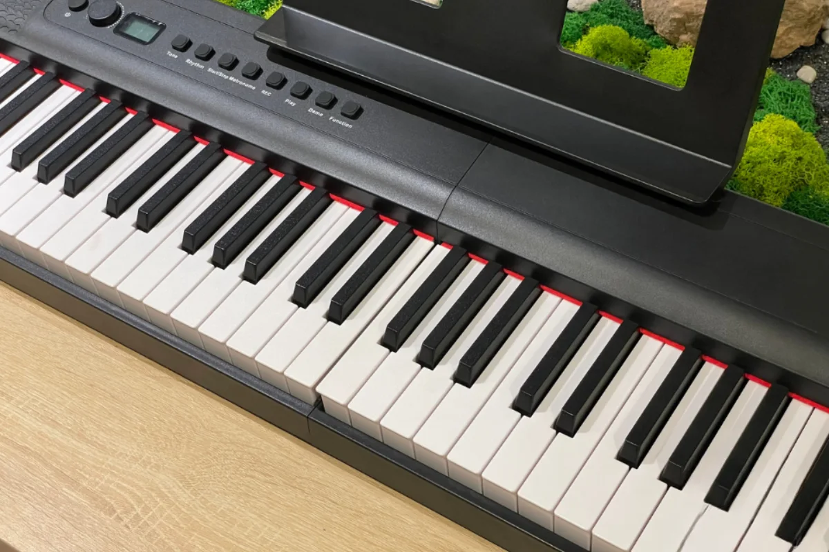 Tác hại khi chơi đàn piano gấp gọn chi tiết nhất