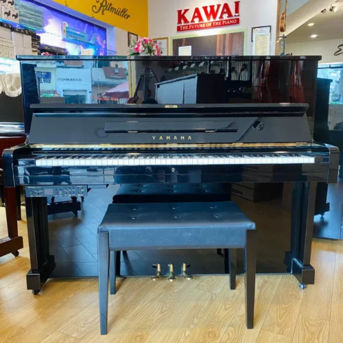 Đàn piano cơ Yamaha U1E Silent màu đen, sở hữu công nghệ silent hiện đại