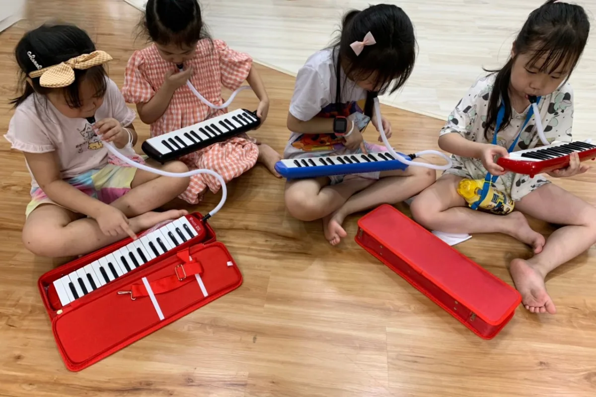 Lợi ích của kèn phím melodion trong giáo dục âm nhạc hiện đại