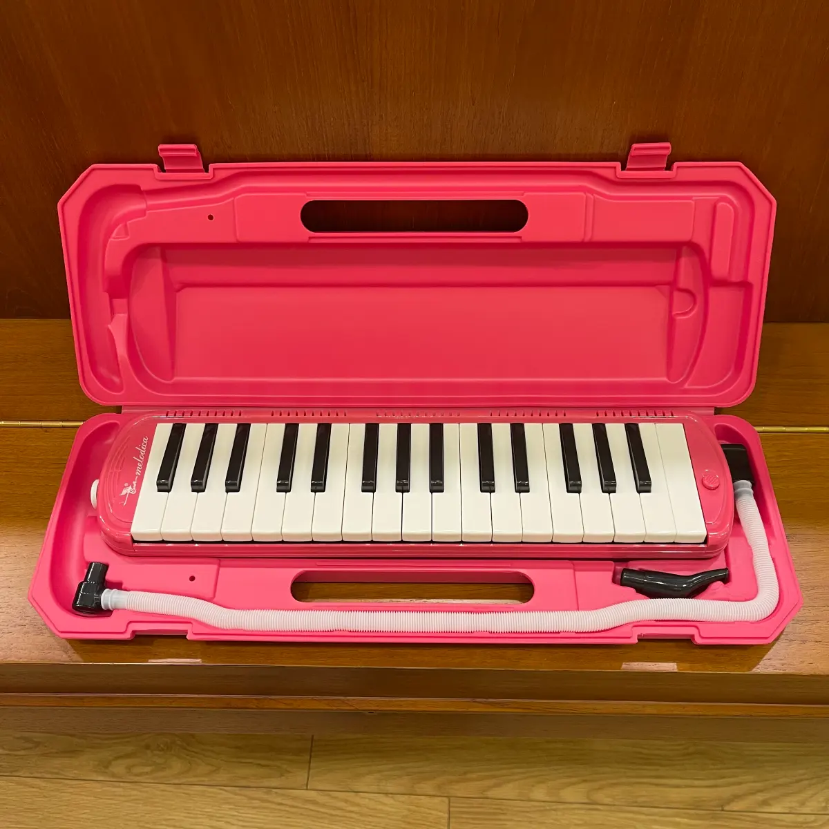 ken phim melodica swan sw32j-1 32 phim mau hong