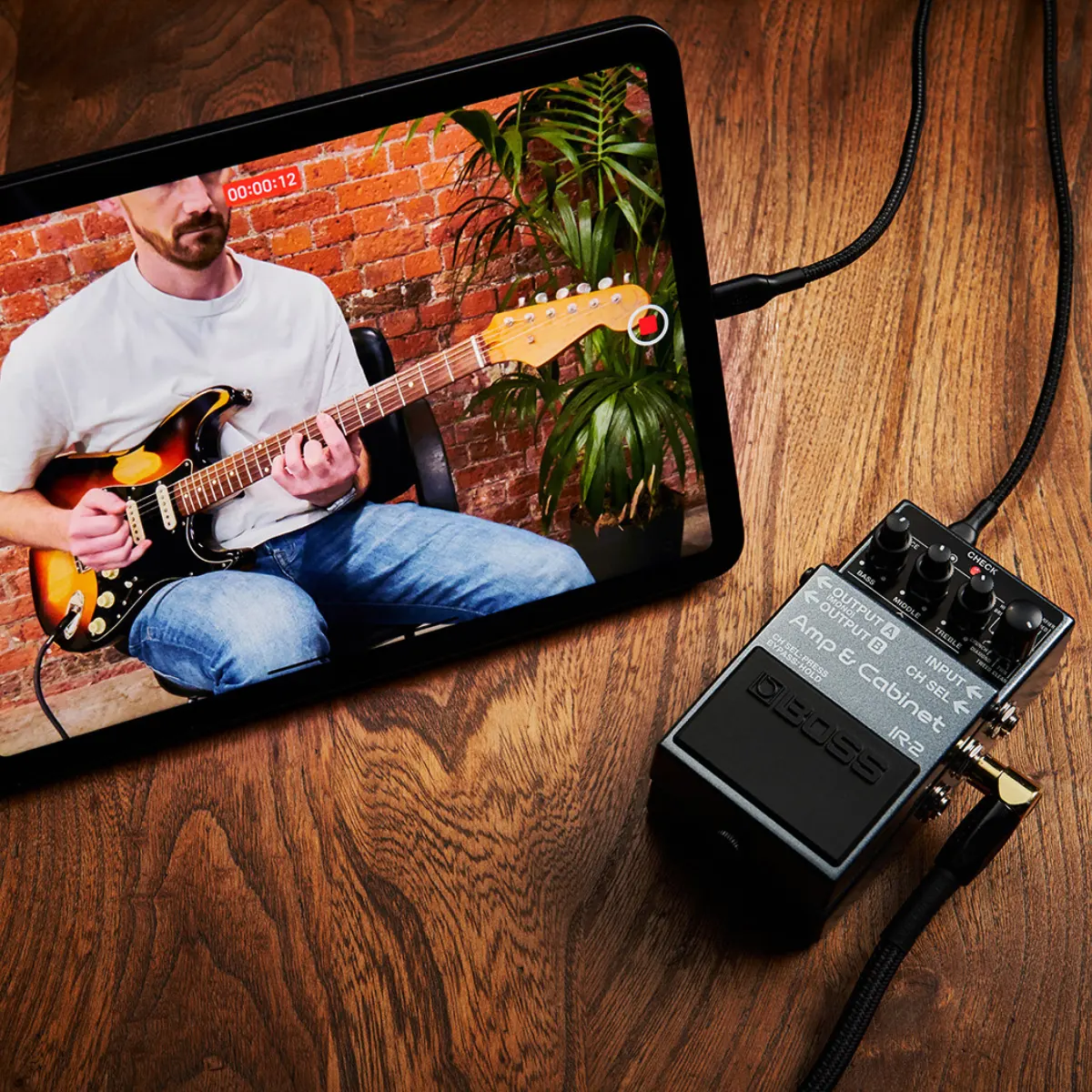pho cuc boss ir 2 cho nguoi choi guitar dien