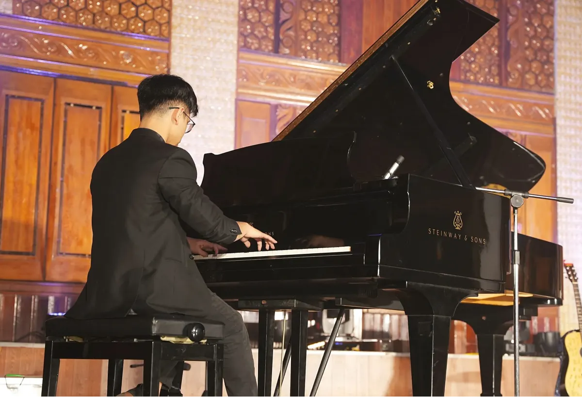 bieu dien piano tren san khau