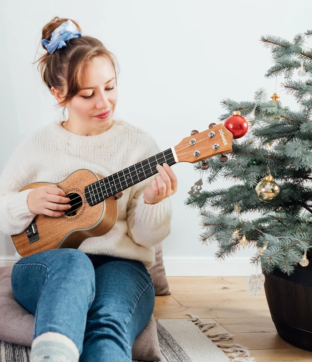 con gai hoc ukulele