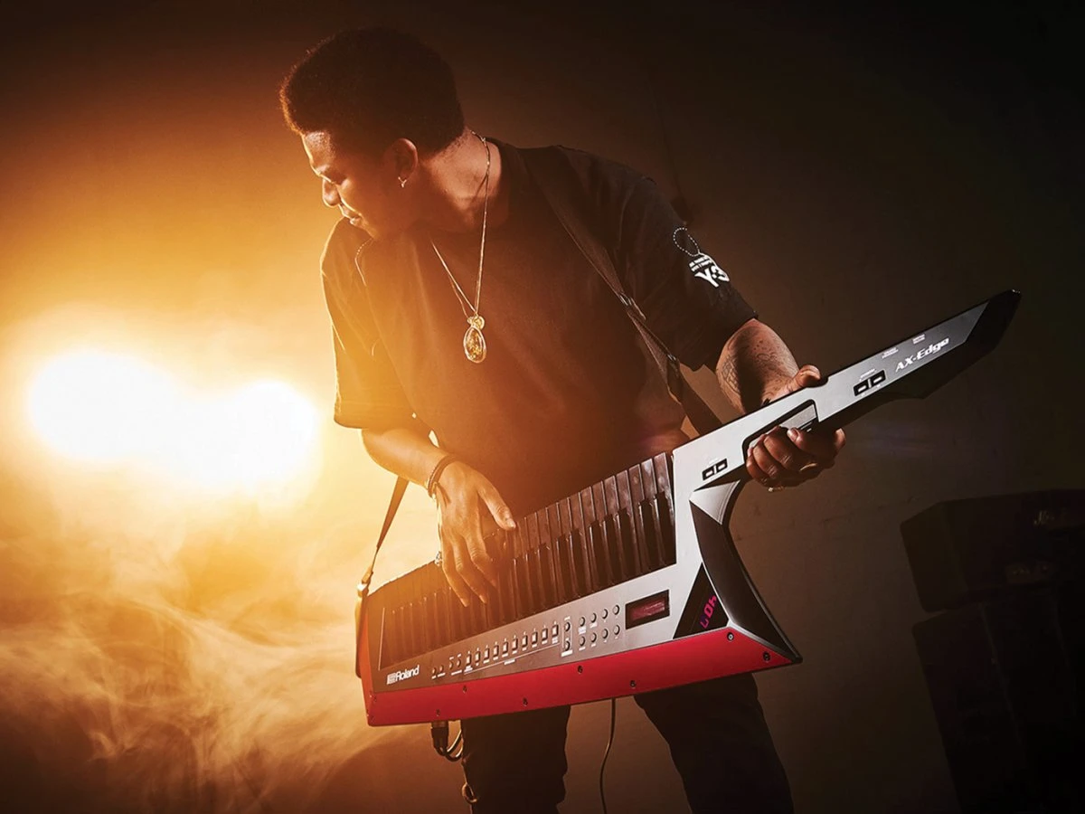 dan synthesizer roland ax edge