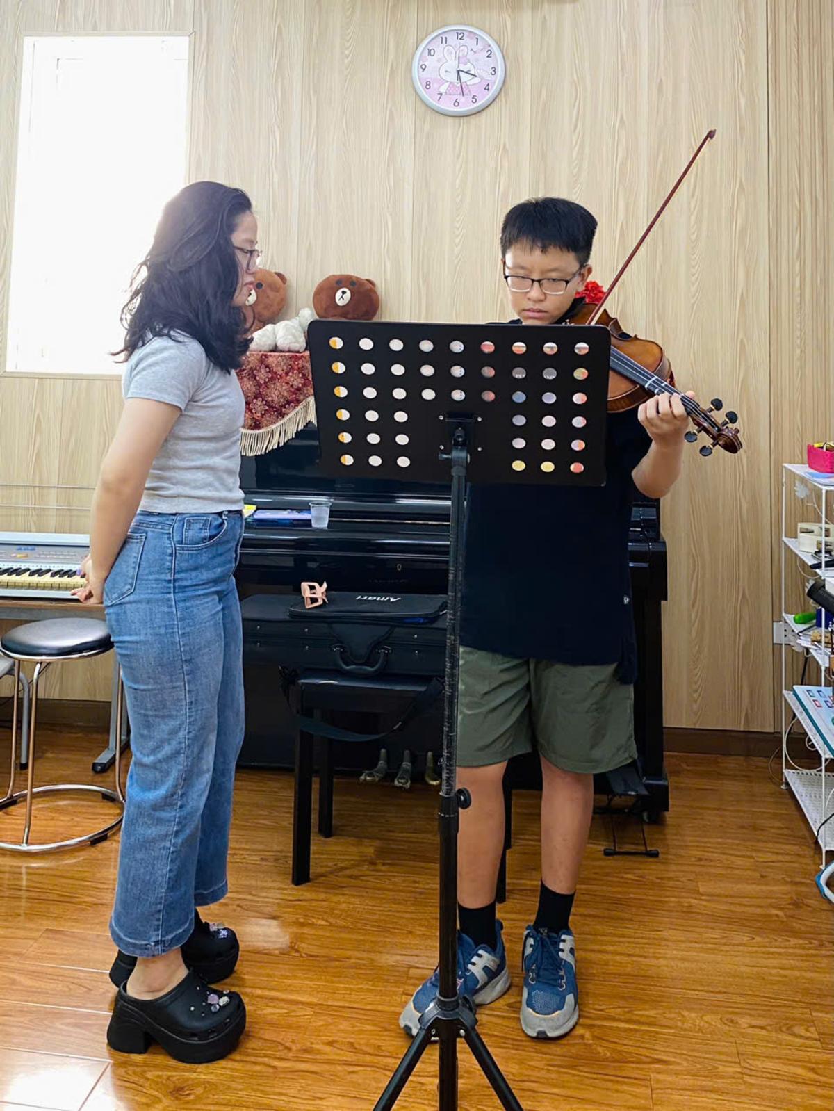 hoc dan violin tai truong nhac viet thanh