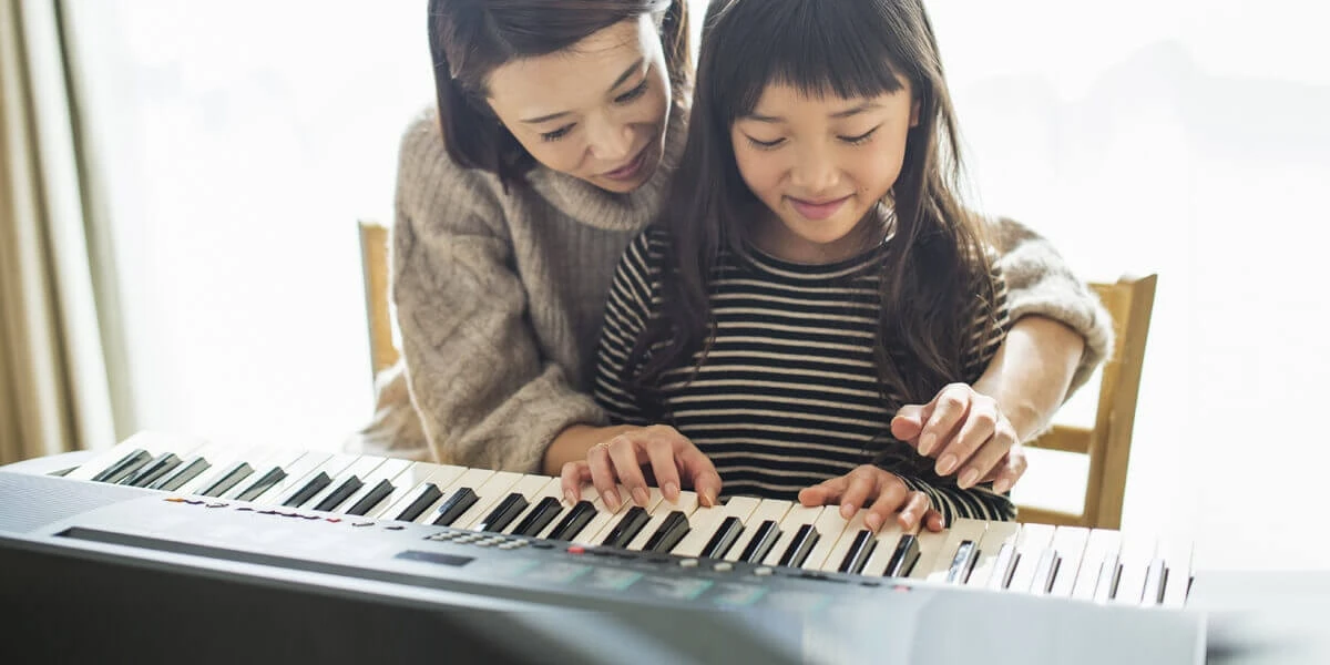 nguoi moi hoc choi dan piano