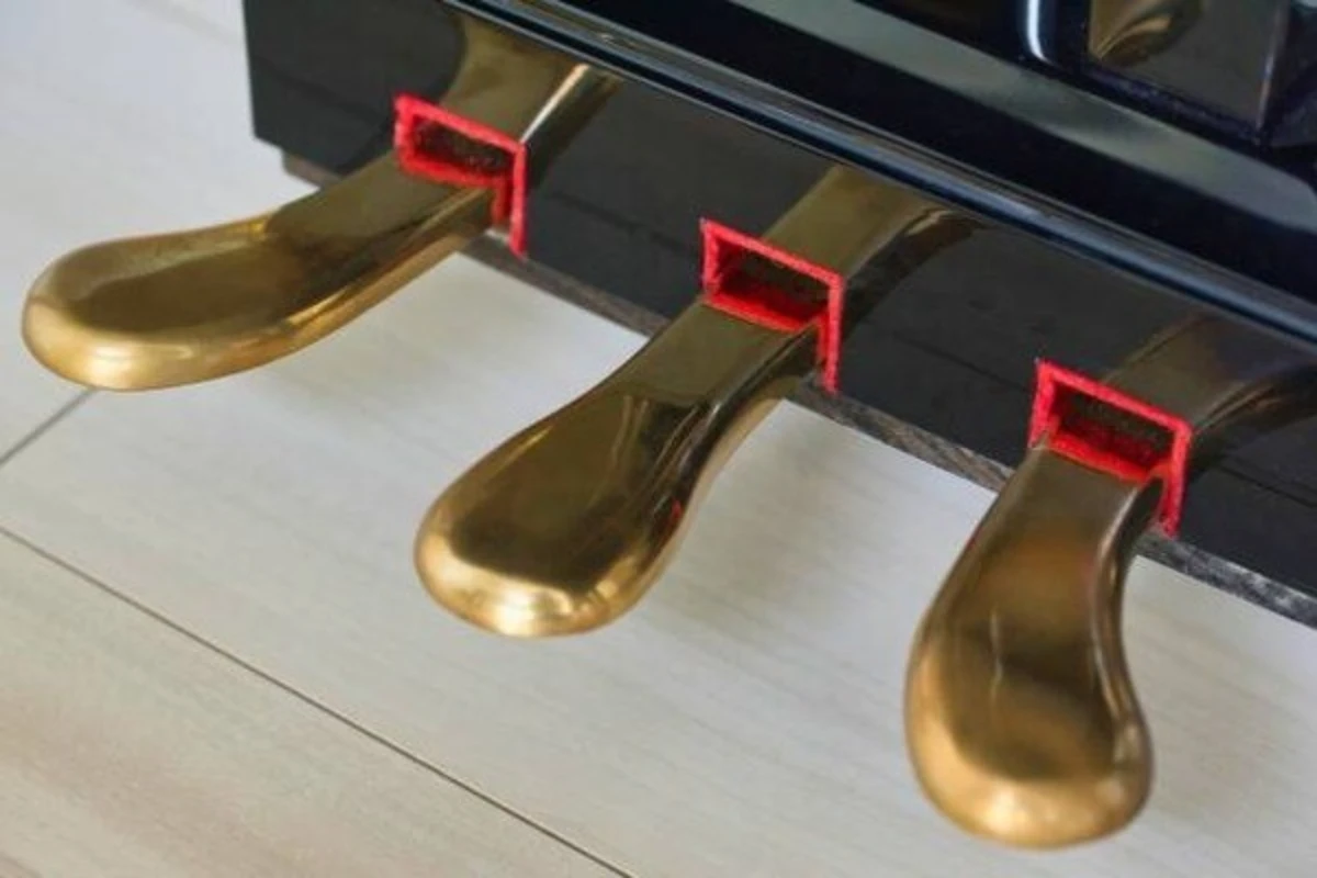 Đánh giá pedal 3 chức năng của piano điện: Trải nghiệm, ưu nhược điểm và lựa chọn