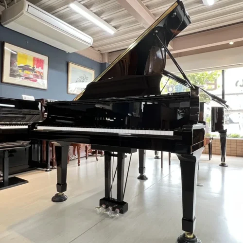 Đàn grand piano Yamaha C1L cũ, màu đen, nhỏ gọn, dài 161 cm