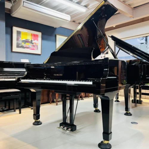 Đàn grand piano Yamaha C3L cũ, dài 186 cm, màu đen