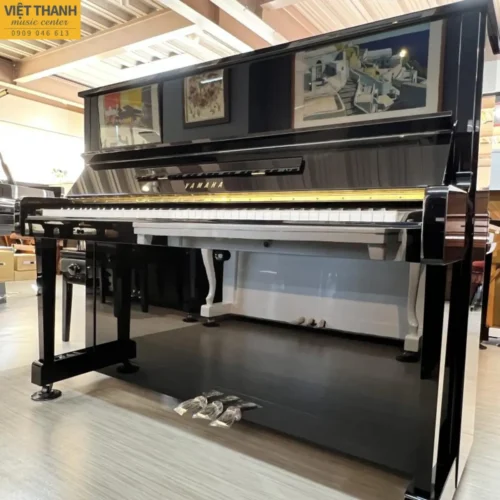 Đàn piano cơ Yamaha MC10A cũ, màu đen bóng, chiều cao 121cm