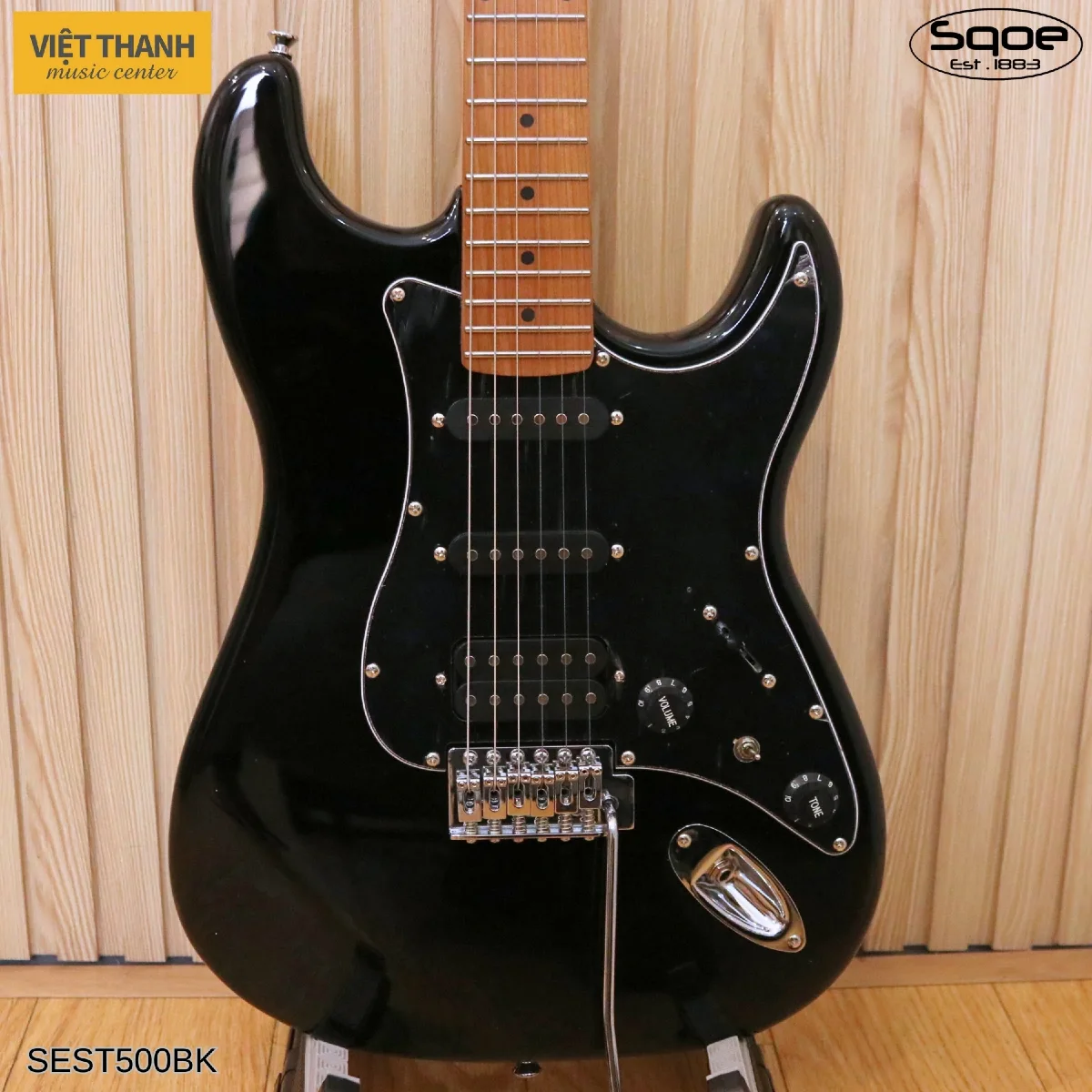 mat truoc dan guitar dien sqoe sest500 bk