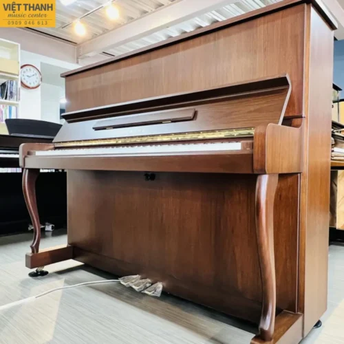 Đàn piano cơ Yamaha MC10WnC cũ, màu gỗ, chân cong cổ điển