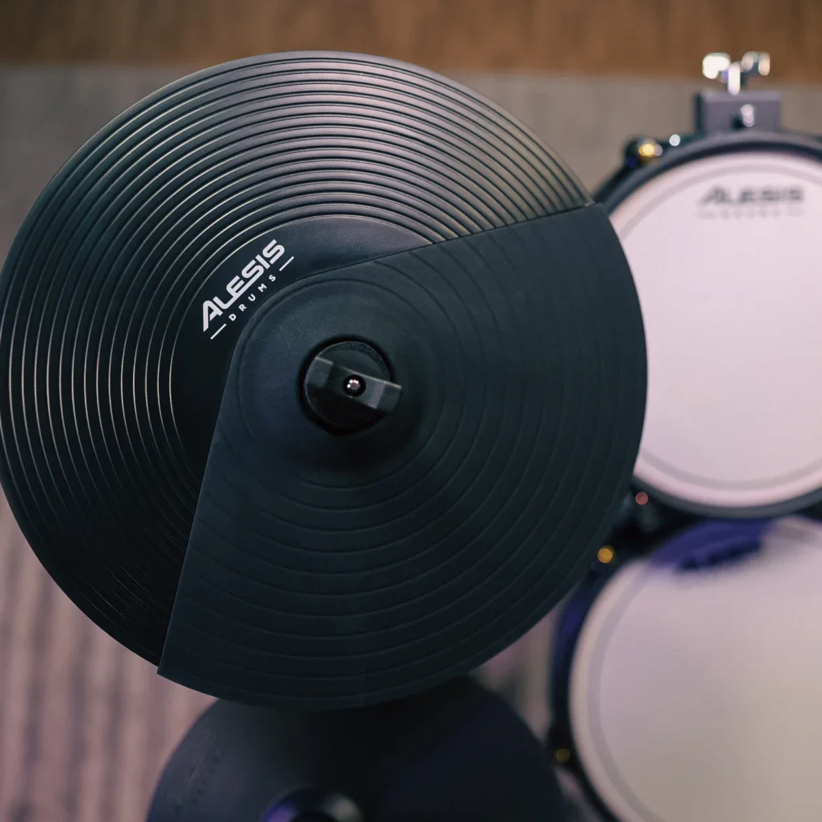 trong dien alesis nitro ultimate xl trang bi cymbal ba vung va hai vung