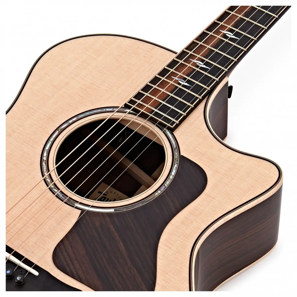 lo thoat am dan guitar taylor 814ce n