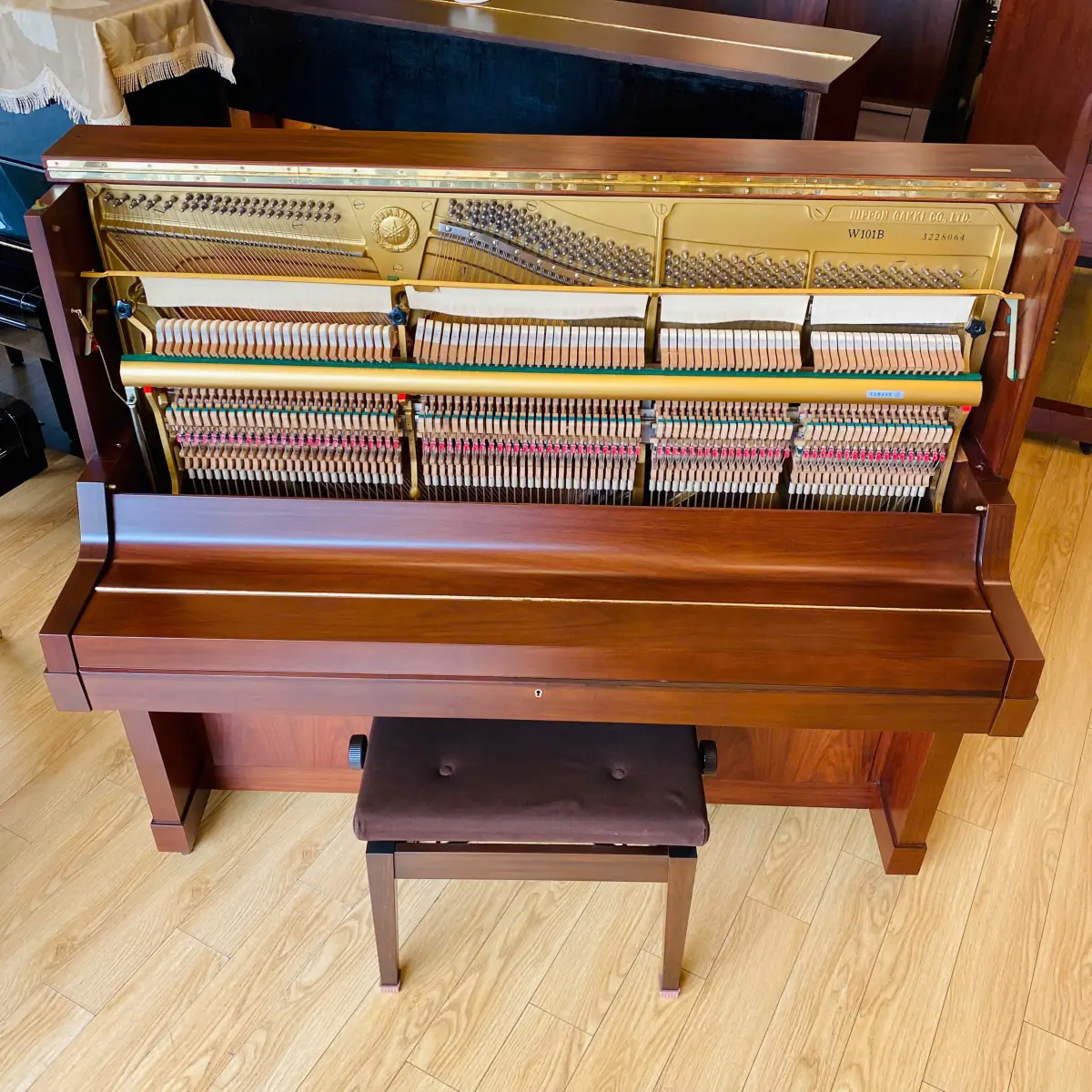 piano yamaha w101b